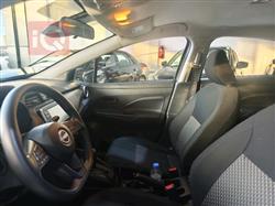 نيسان فيرسا